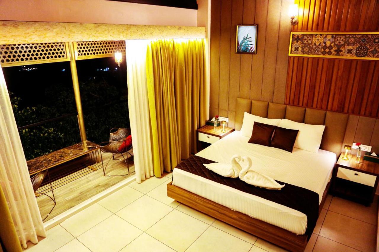 Boulevard Resorts Kakkadampoyil Buitenkant foto
