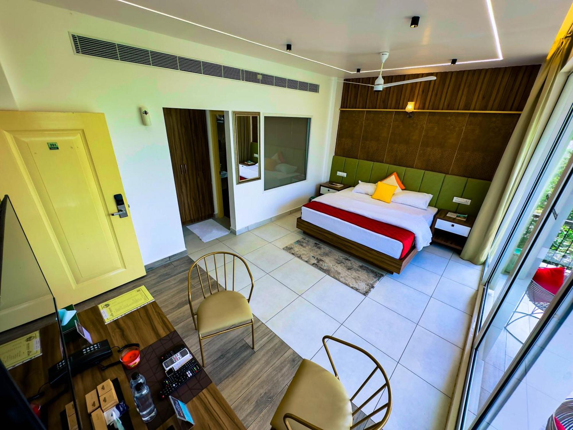 Boulevard Resorts Kakkadampoyil Buitenkant foto